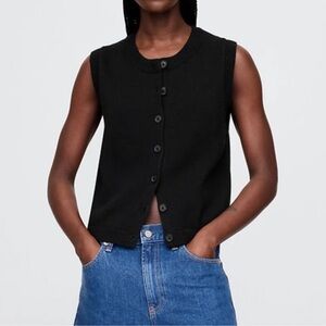 Gap Cropped Cardigan Sweater Vest
